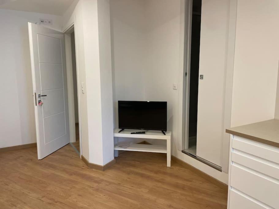 Appartamento Con Piscina E Sauna Bissone Extérieur photo