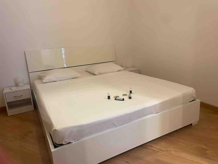 Appartamento Con Piscina E Sauna Bissone Extérieur photo